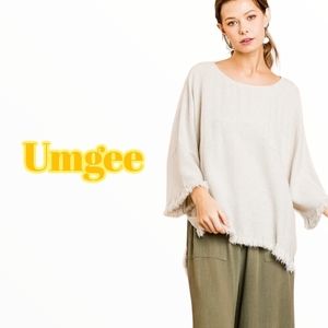 NWT Umgee HI/LO Frayed Bell Sleeved Top
